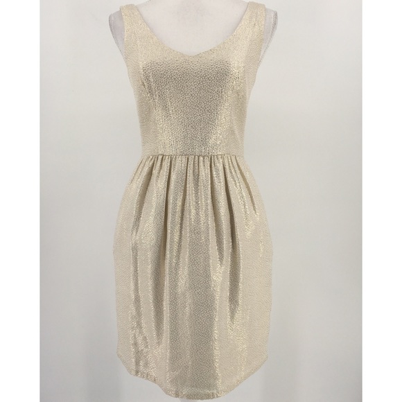 Tori Richard Dresses & Skirts - Tori Richard Dress Sleeveless Gold Metallic V Neck